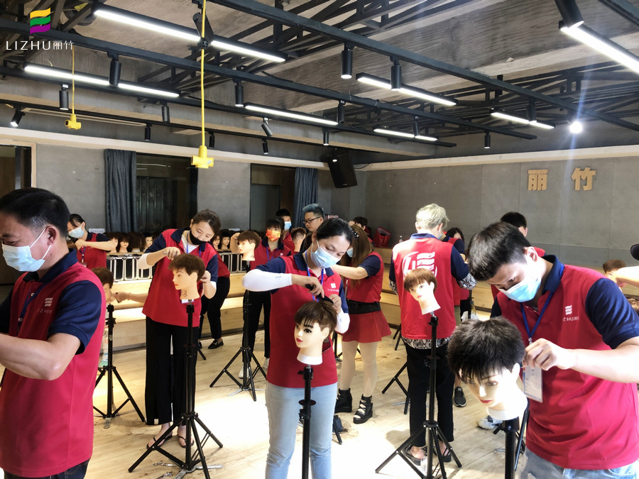 如何快速剪男發(fā)？廣西男士頭發(fā)修剪教程分享