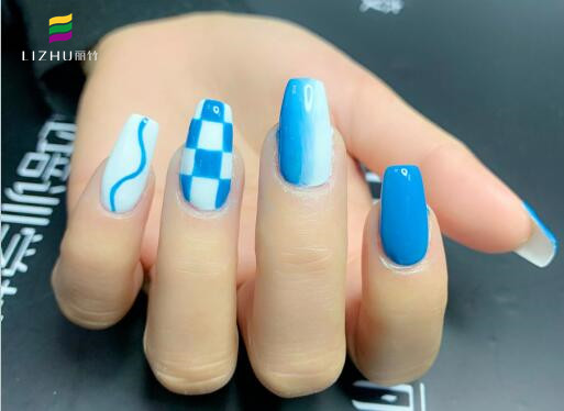 棋盤格美甲，南寧時尚美甲培訓(xùn)引領(lǐng)復(fù)古風(fēng)