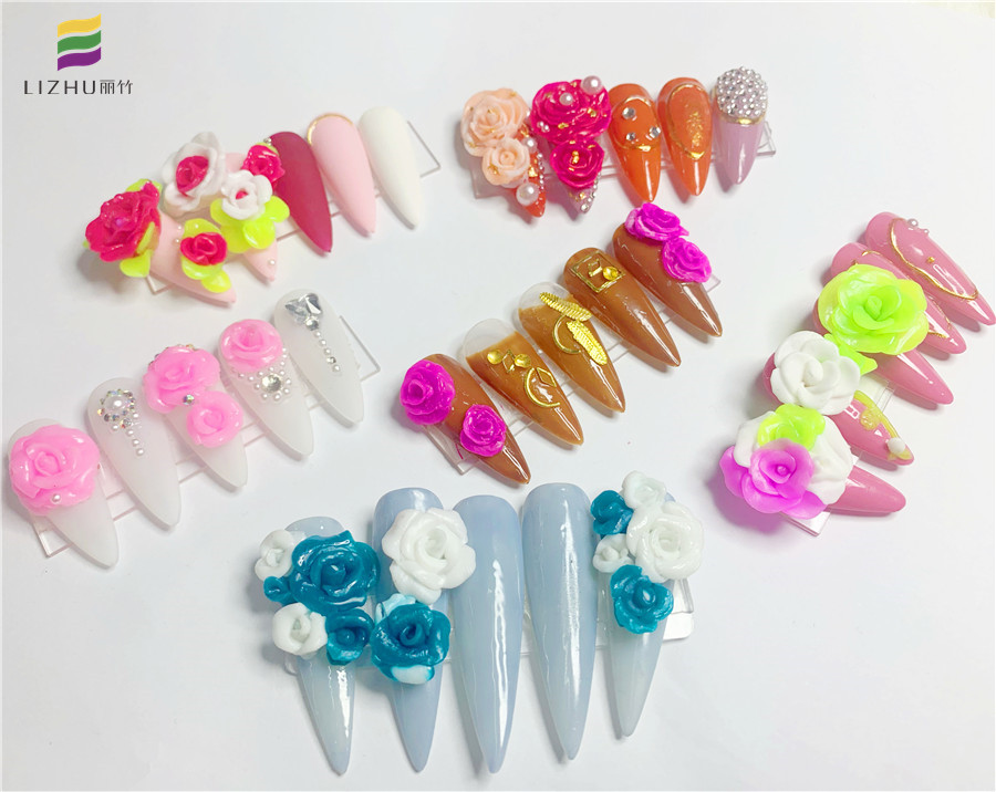 雕花美甲圖片，南寧美甲十大名校學(xué)員作品