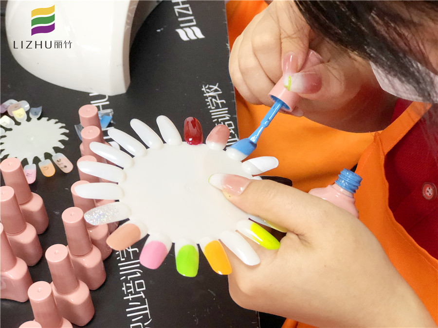 美甲圓盤色卡涂色方法，廣西基礎(chǔ)美甲教程分享