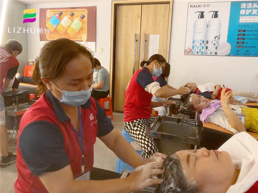 洗頭如何快速起泡？南寧美發(fā)洗護(hù)培訓(xùn)班教你技巧