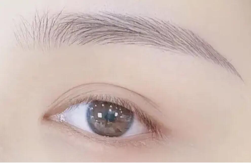 南寧紋繡課程：紋眉后涂修復液的具體作用