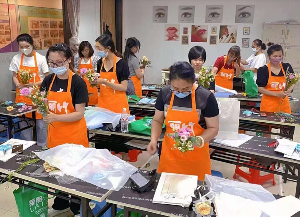 南寧花藝學(xué)校開班，浪漫席卷而來