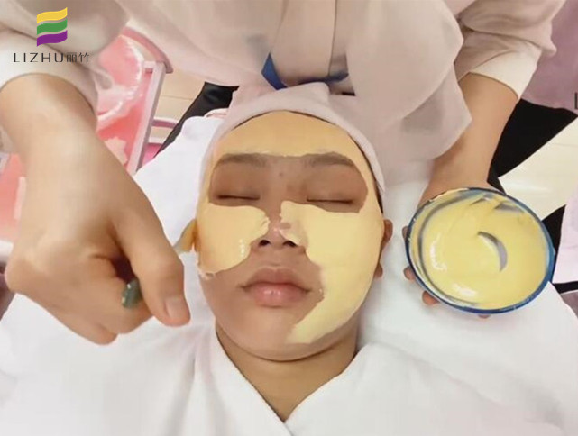 敷軟膜的正確步驟，南寧學(xué)美容洗臉教程