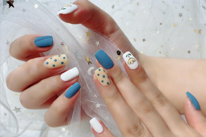 藍色系美甲，廣西美甲培訓(xùn)浪漫分享