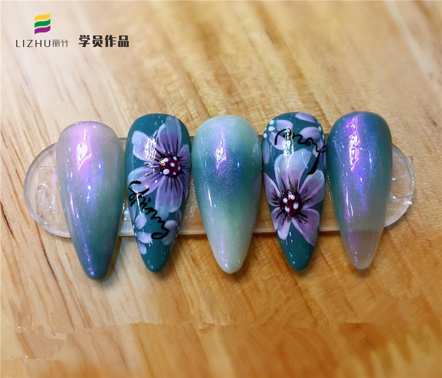 日式花卉美甲圖片，廣西南寧美甲培訓(xùn)學(xué)員作品