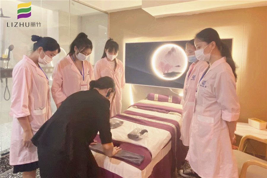 南寧美容學(xué)校就業(yè)實習(xí)，提前感受崗位技能及素養(yǎng)