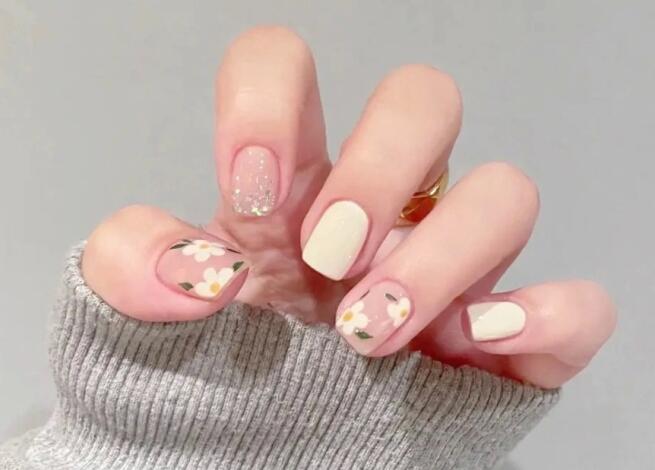 春夏黃皮顯白美甲，廣西美甲培訓(xùn)短期班推薦