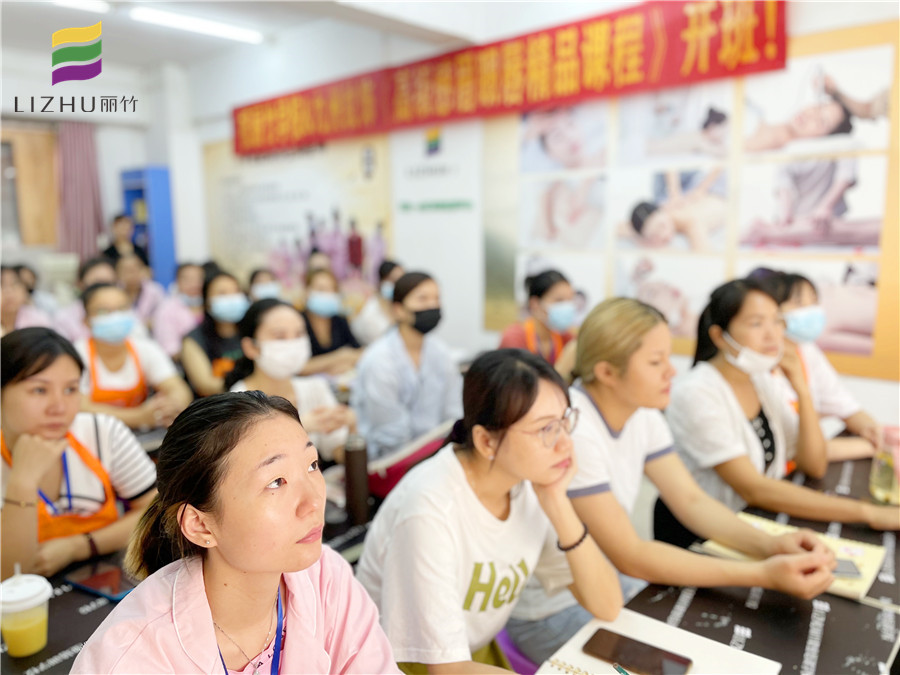 南寧紋繡培訓(xùn)學(xué)?！陡?級(jí)感眉眼唇精品課程》開班