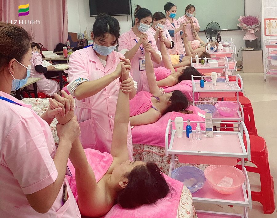 手指按摩手法，南寧美容正規(guī)學(xué)校分享手法