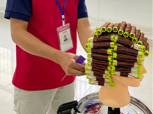 美發(fā)上杠常用技巧，南寧燙染技師培訓課程