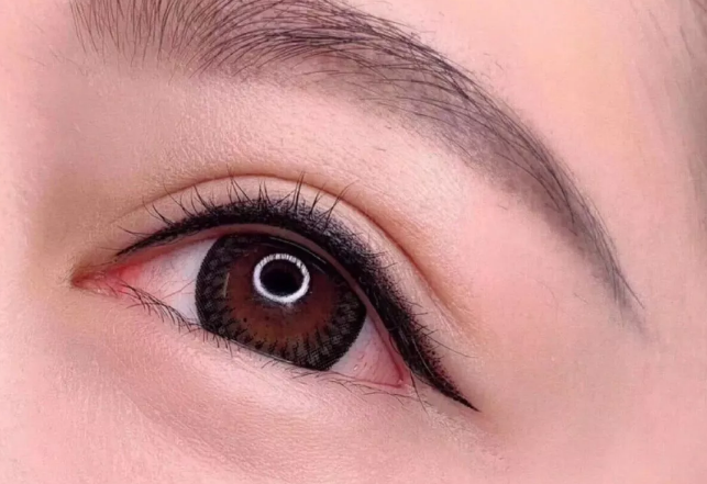 美瞳線暈色處理方法，南寧市紋繡學(xué)校幫找解決方案