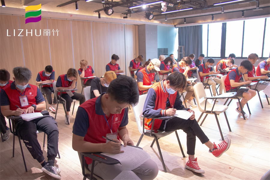 廣西南寧美發(fā)培訓學校理論考核現場