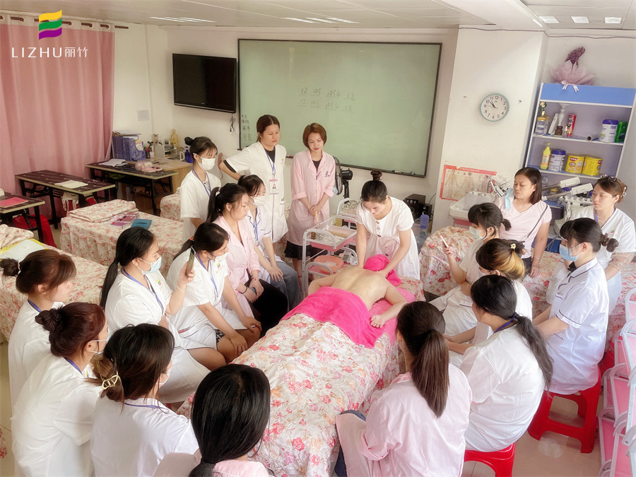 精油開背和拔火罐的好處，身體養(yǎng)生培訓(xùn)課程