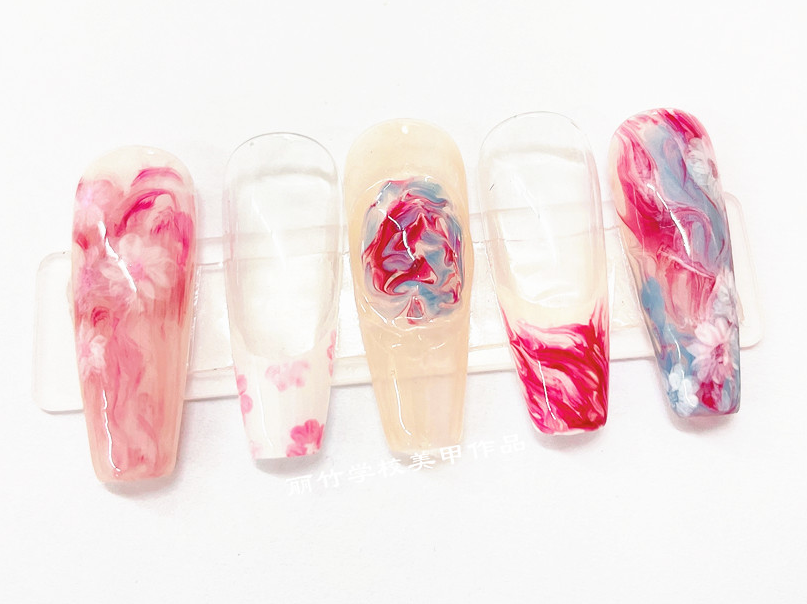 暈染液美甲圖片，廣西南寧美甲師培訓(xùn)作品
