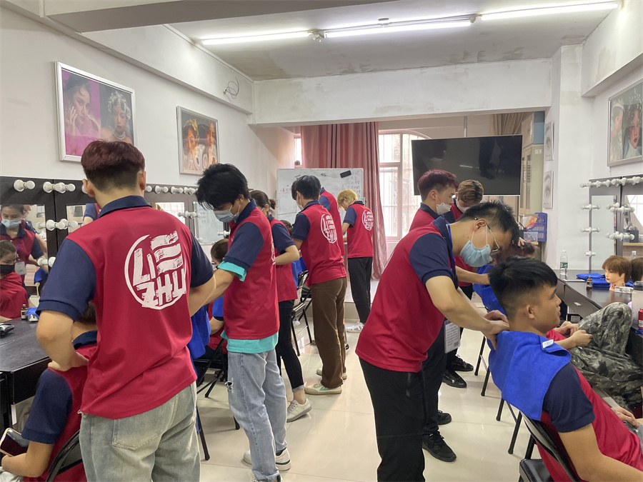 美發(fā)按摩實訓，南寧美發(fā)專業(yè)學校洗護課程