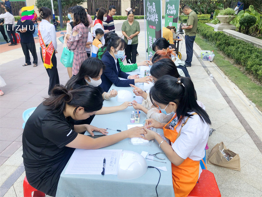 南寧美甲公益活動外出實(shí)踐，收獲好評