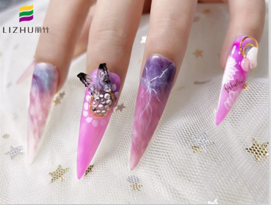 紫色霧霾美甲，南寧培訓(xùn)美甲師作品欣賞