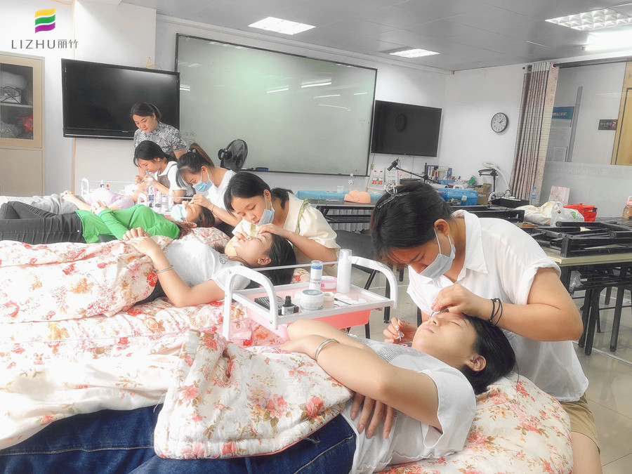 學(xué)美睫一般要多久學(xué)會？南寧學(xué)美睫要多少錢