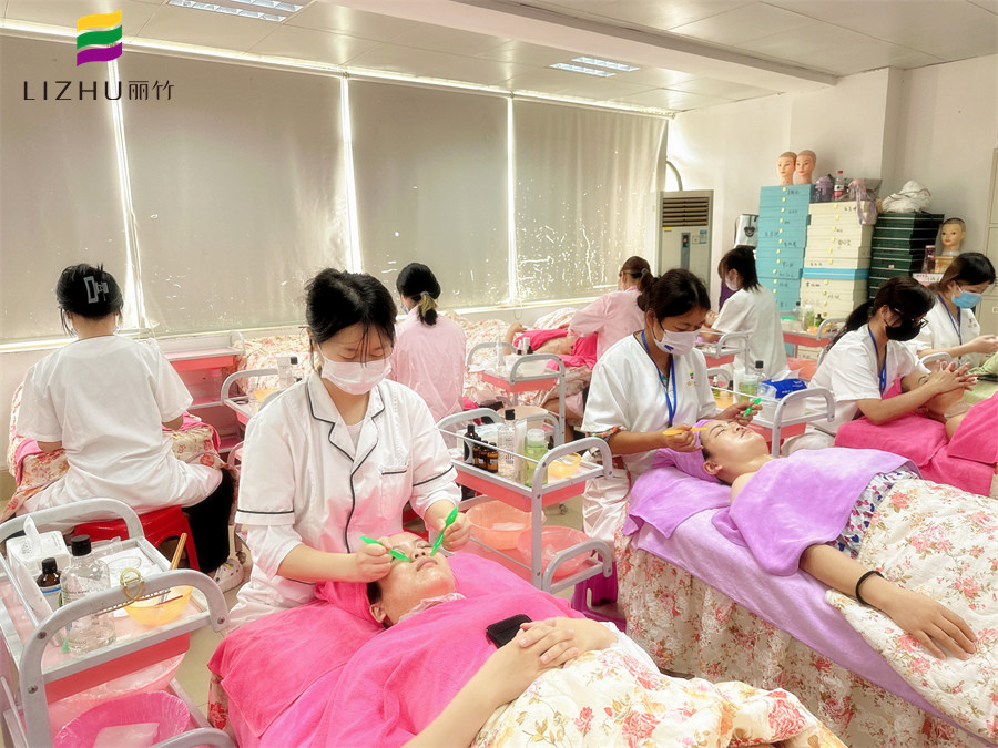 眼部撥筋的注意事項(xiàng)，南寧皮膚管理培訓(xùn)班分享貼士