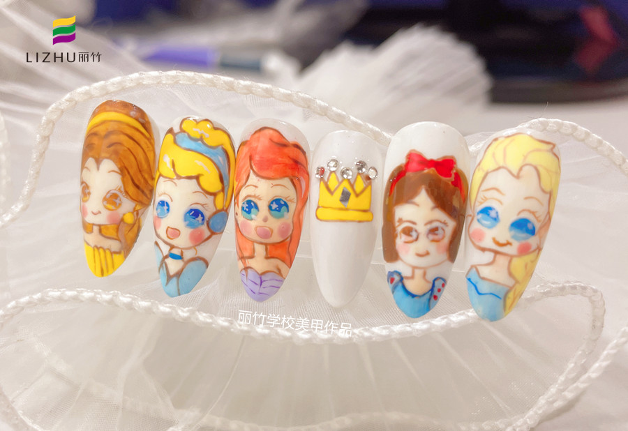 迪士尼公主美甲&可愛熊雕花美甲，廣西美甲師進(jìn)修班作品