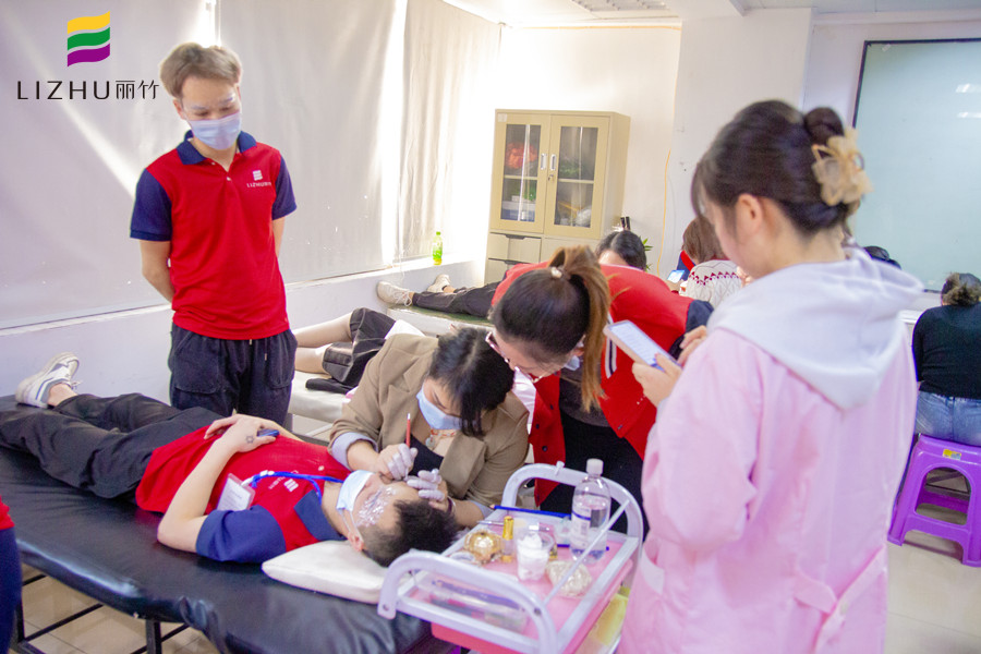 紋繡師在紋眉時如何收費？南寧紋眉培訓學校幫你分析