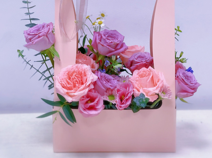 清新韓式花籃，廣西花藝職業(yè)學校邀您共享韓式浪漫