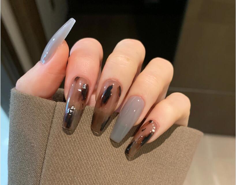 溫柔顯氣質(zhì)美甲，南寧培訓(xùn)美甲機(jī)構(gòu)分享