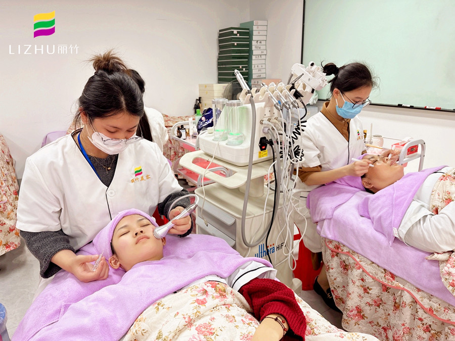 南寧哪里可以學(xué)美容儀器？美容儀器好學(xué)嗎