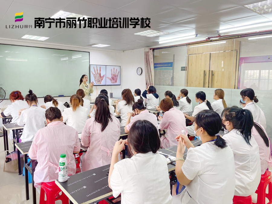 廣西美容院拓客技巧---網(wǎng)絡引流