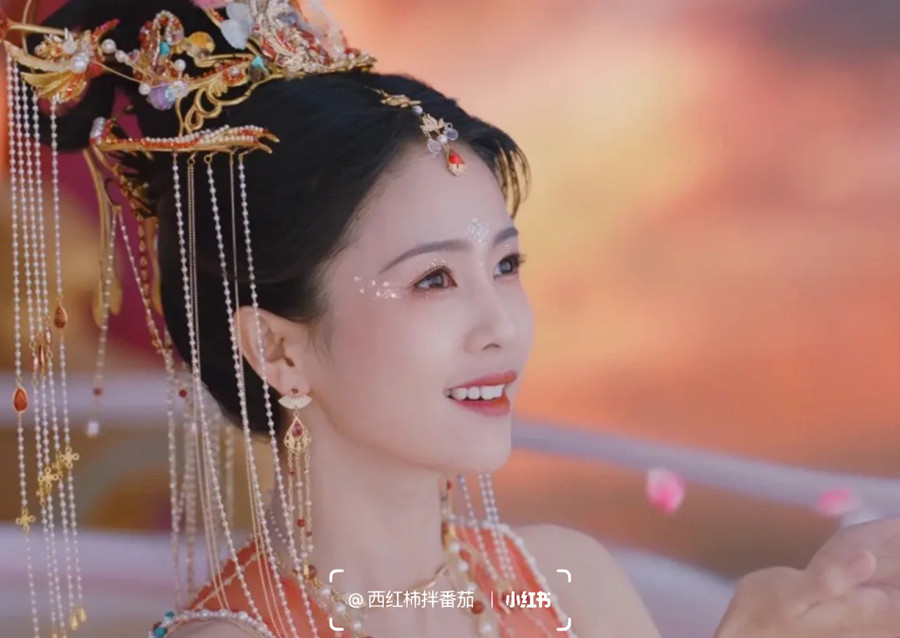 白鹿國風(fēng)眼妝教程，南寧培訓(xùn)美妝