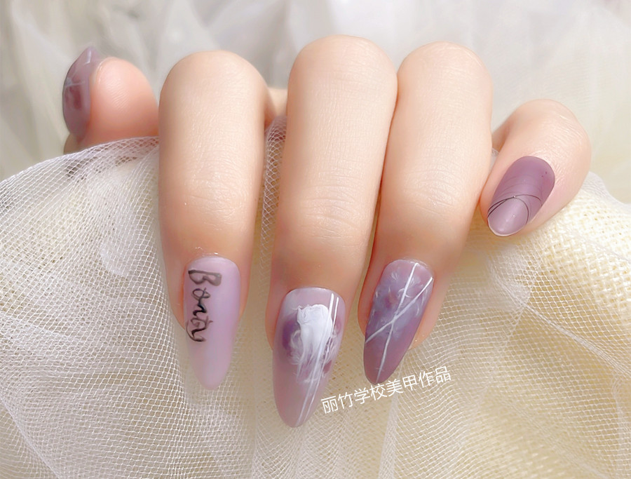 紫色芋泥美甲，廣西美甲職業(yè)技能學校作品