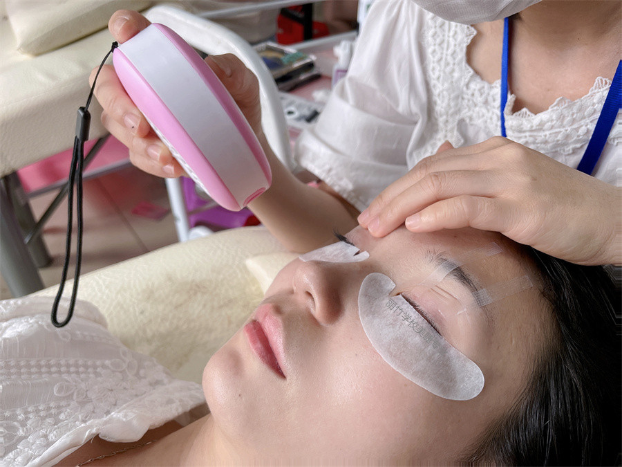 美睫風扇吹風機有什么用？南寧學美睫技術