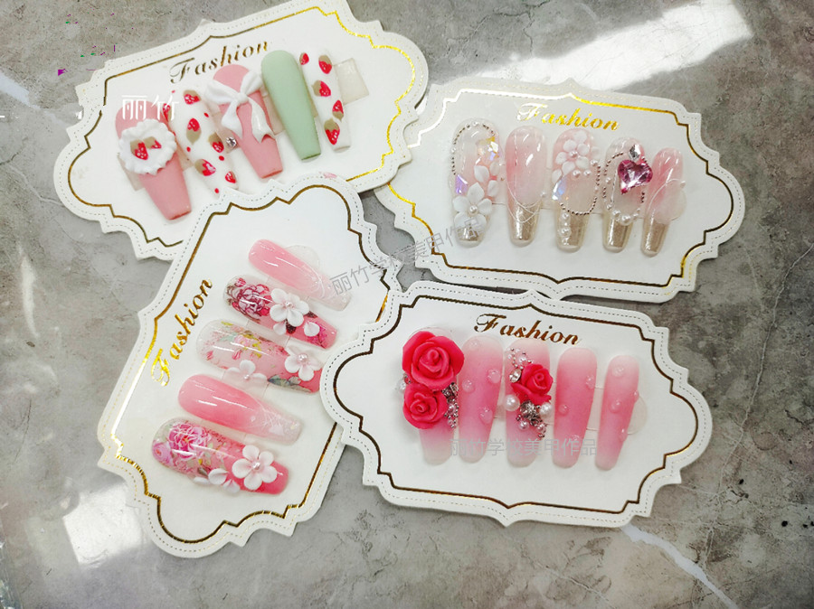 雕花美甲的注意事項(xiàng)，廣西美甲師學(xué)校分享