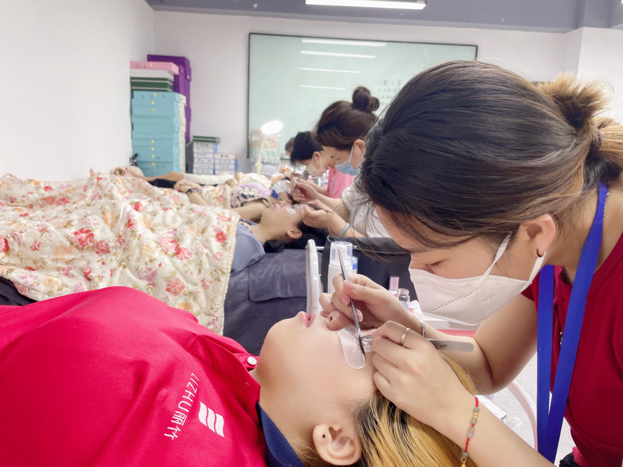 美睫市場前景分析：美睫市場為什么這么火爆？