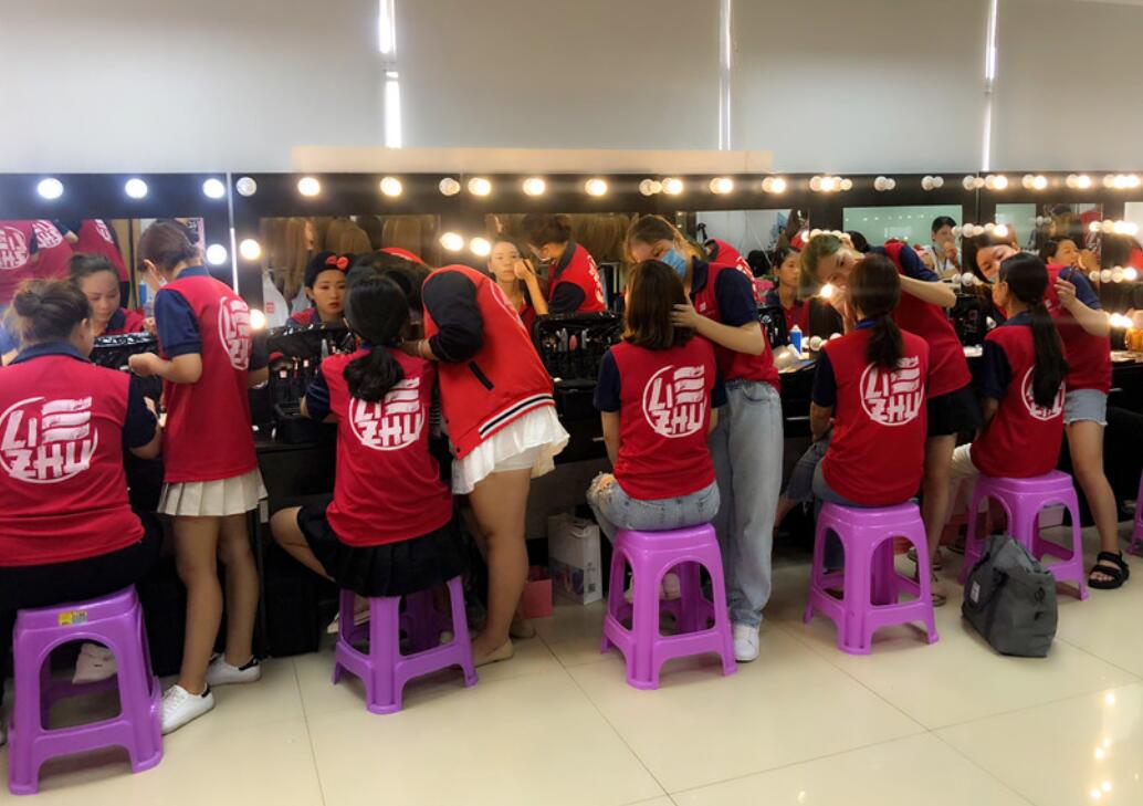 南寧化妝課堂：想要升班？先過考核