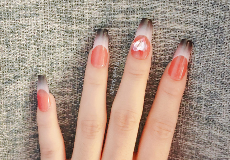 法式美甲，零基礎(chǔ)學(xué)美甲培訓(xùn)學(xué)員作品