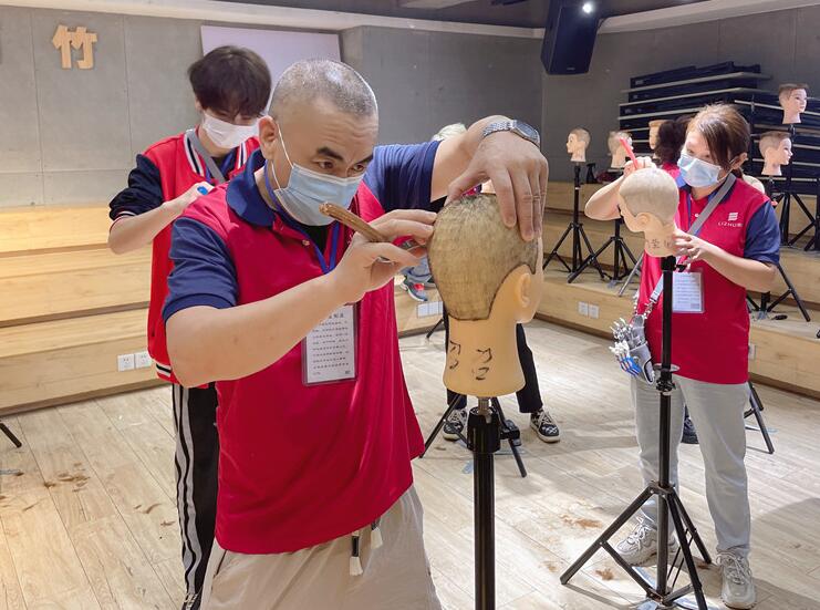 剃光頭的注意事項(xiàng)，南寧理發(fā)學(xué)校美發(fā)培訓(xùn)