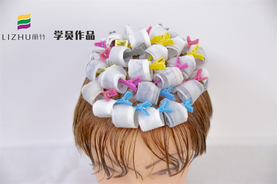 廣西燙發(fā)造型學(xué)校作品：錫紙燙、定位燙，包租婆卷筒造型