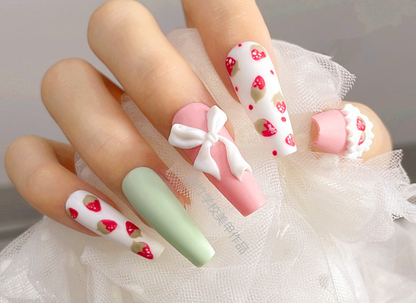 草莓美甲，零基礎(chǔ)美甲教學(xué)作品