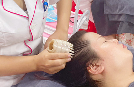 南寧養(yǎng)發(fā)頭療培訓：梳頭為什么要選牛角梳？