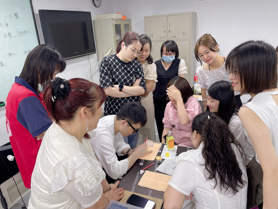 南寧學眉眼唇：紋繡仿皮練習的重要性