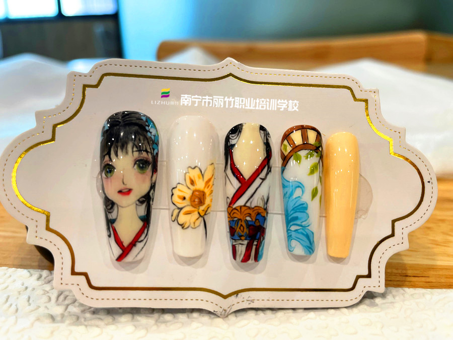 古風人物彩繪美甲，廣西美甲培訓作品