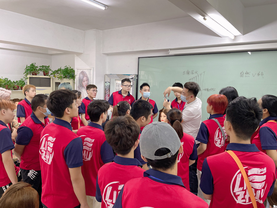 南寧剪發(fā)：打薄？剪短？傻傻分不清