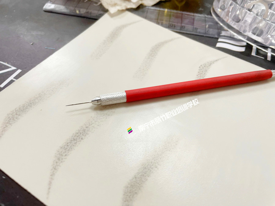 紋眉眉形設(shè)計技巧，南寧紋眉專業(yè)培訓(xùn)