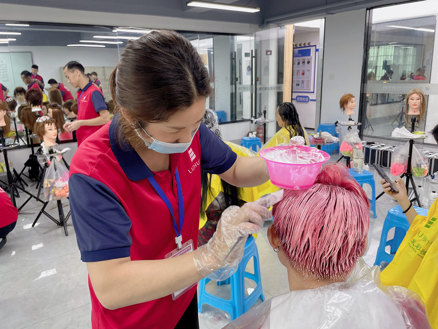 染發(fā)配色的面積比例，?零基礎(chǔ)染發(fā)培訓(xùn)