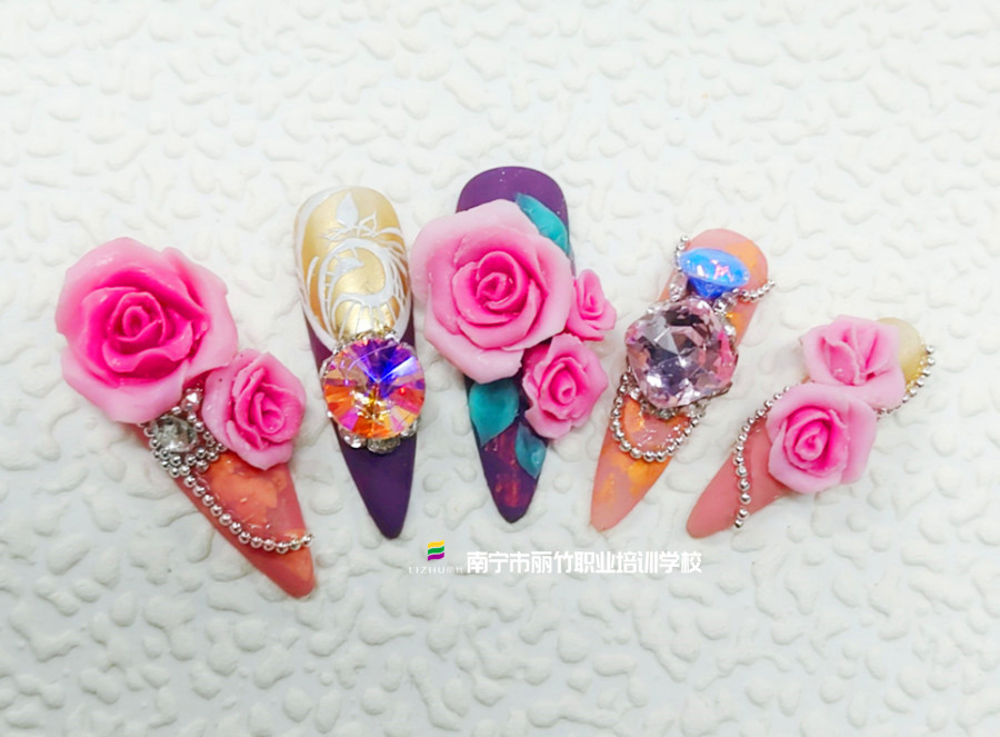 雙色玫瑰雕花，廣西美甲師培訓(xùn)作品