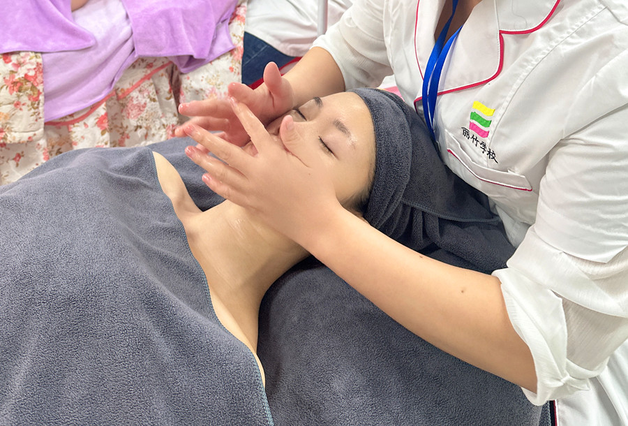 南寧皮膚管理推薦：修復(fù)皮膚屏障注意事項(xiàng)