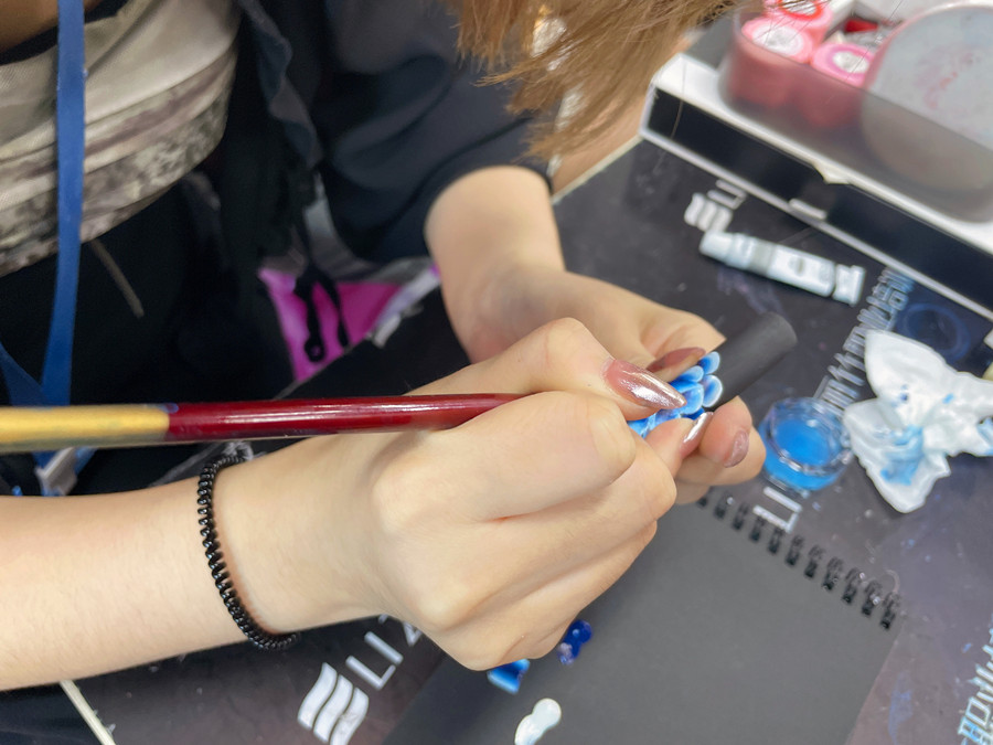 美甲排筆彩繪技巧，廣西美甲培訓(xùn)
