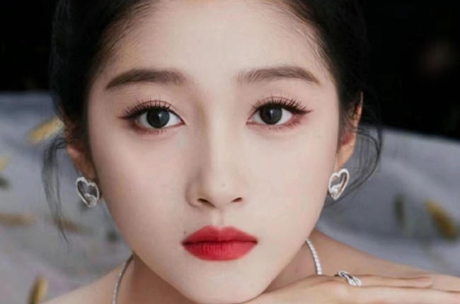 關(guān)曉彤國風百花眼妝，南寧教化妝